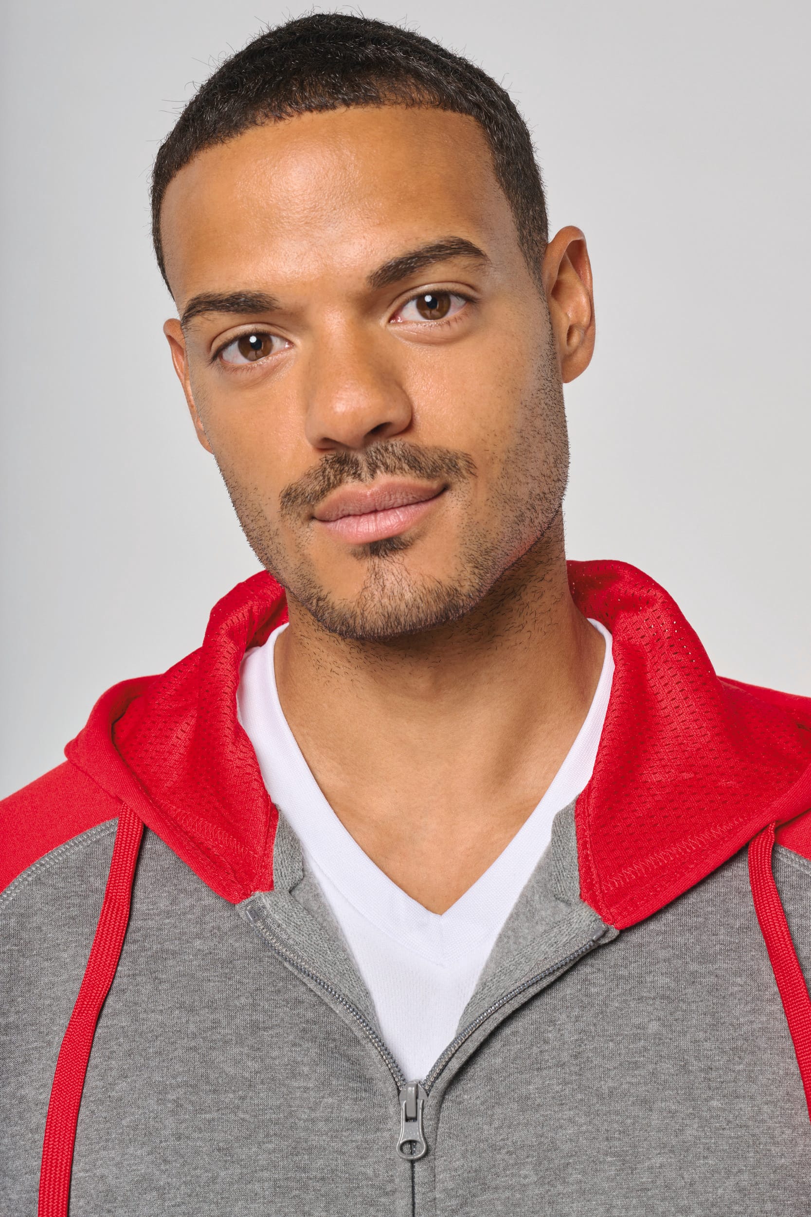 Casaco capuz bicolor unissexo