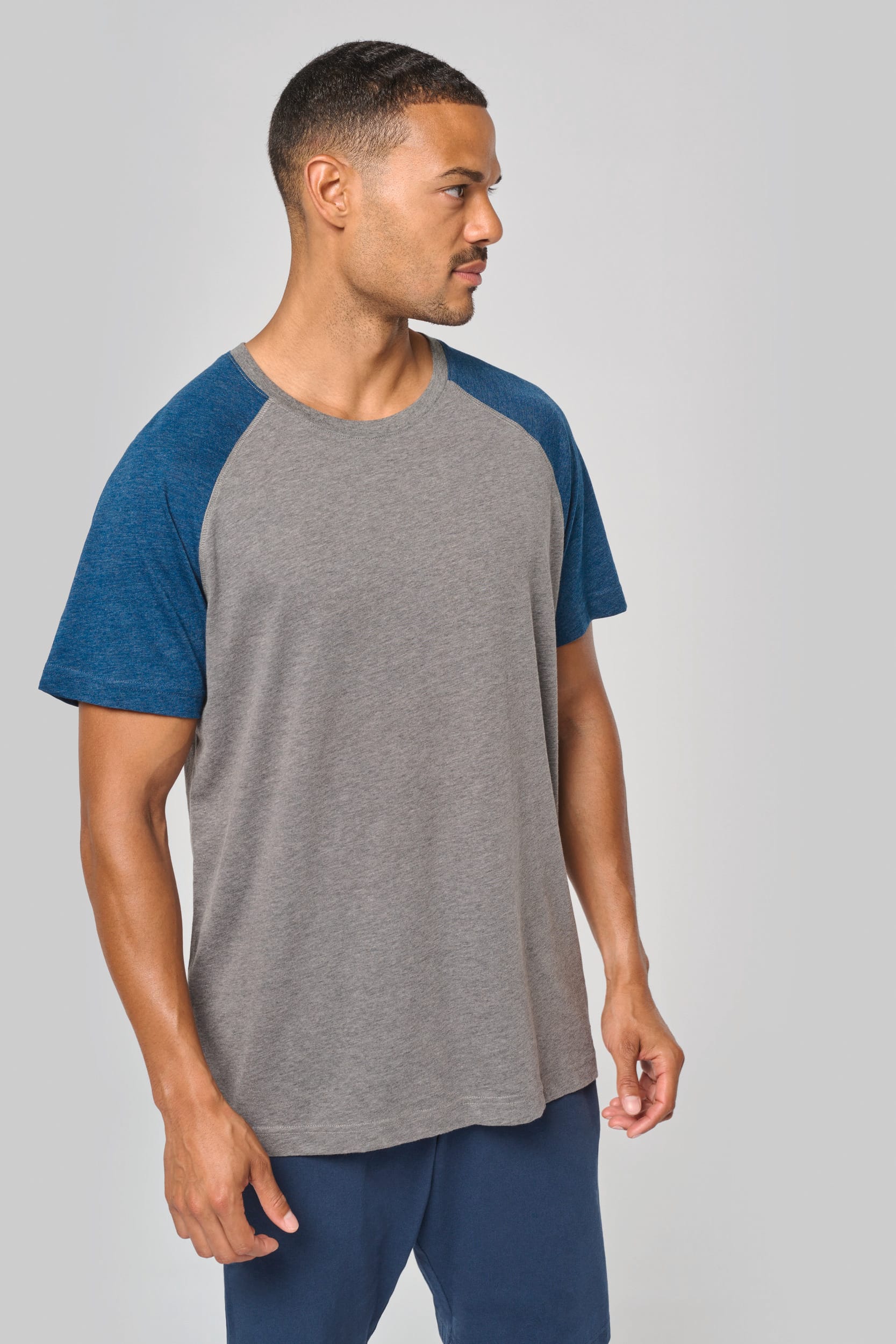 Reclaimed Vintage - T-shirt à manches courtes unisexe coupe carrée en