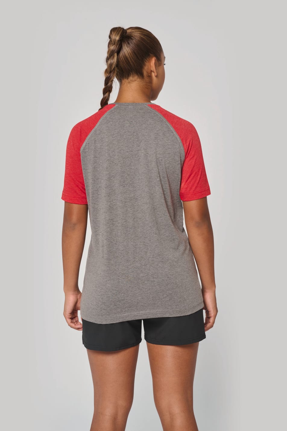 T-shirt triblend bicolore sport manches courtes porté par une femme