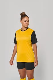 Maillot manches courtes bicolore porté par une femme