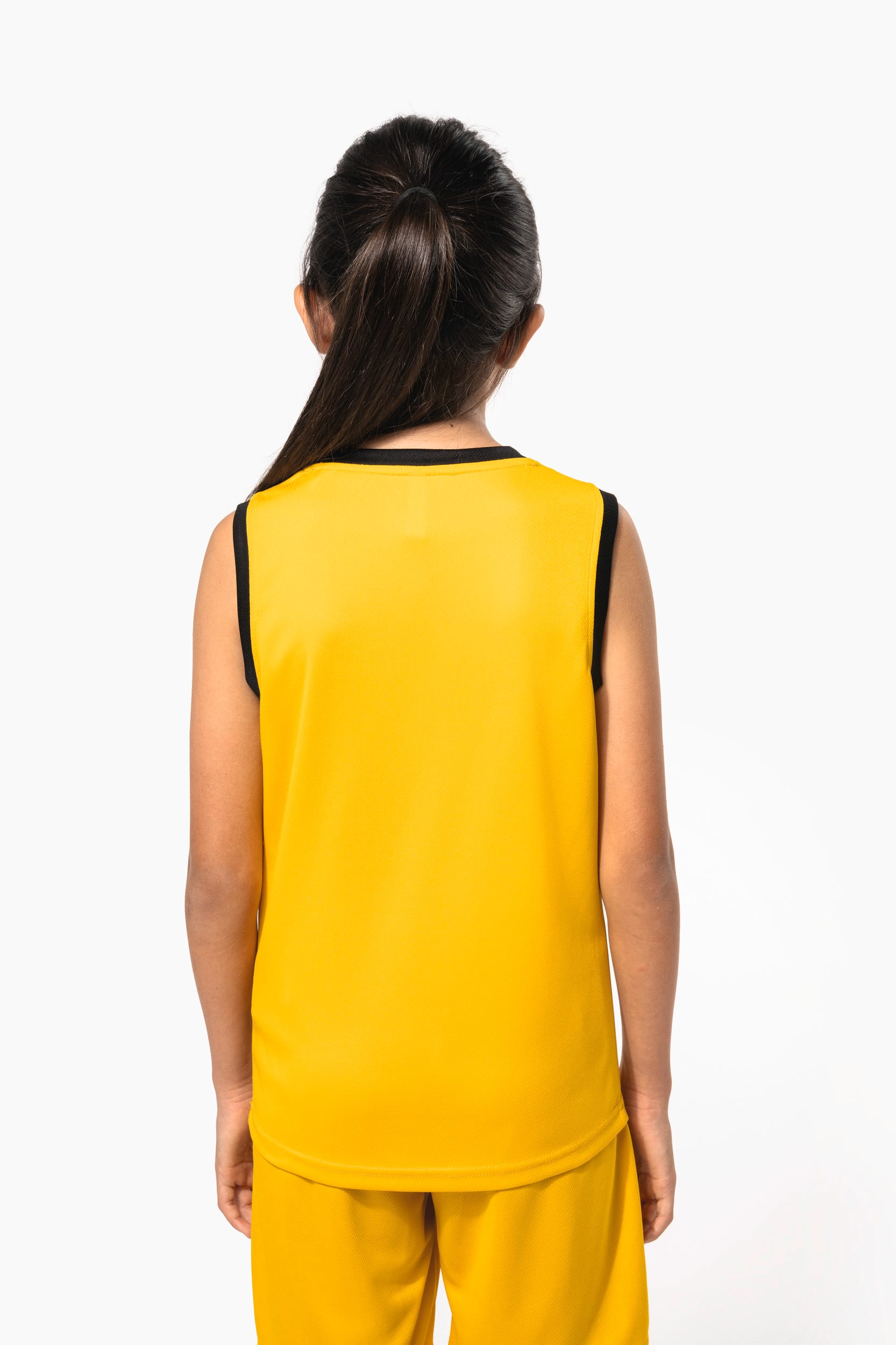 T-shirt de basquetebol de criança