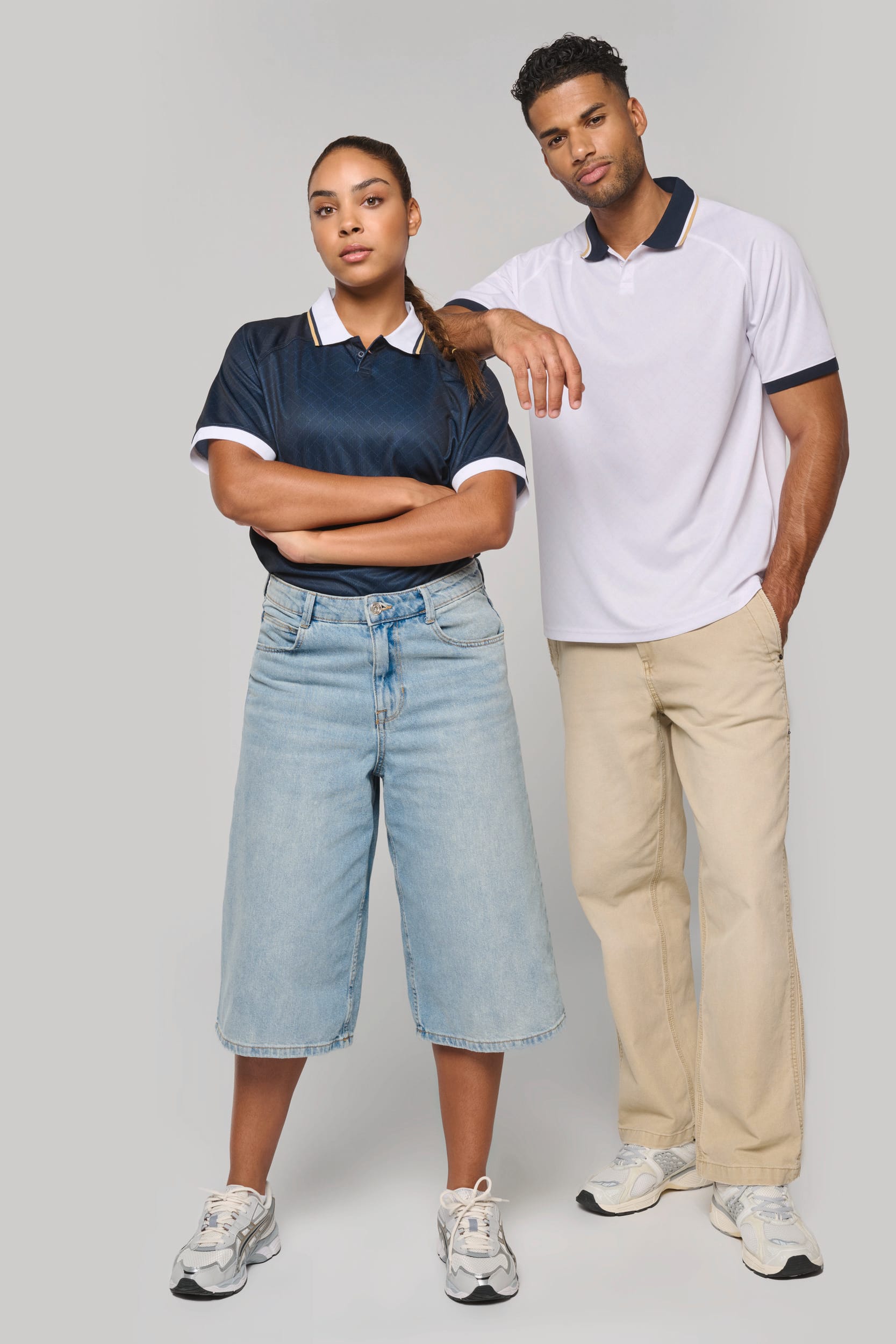 T-shirt lifestyle com colarinho tipo polo unissexo