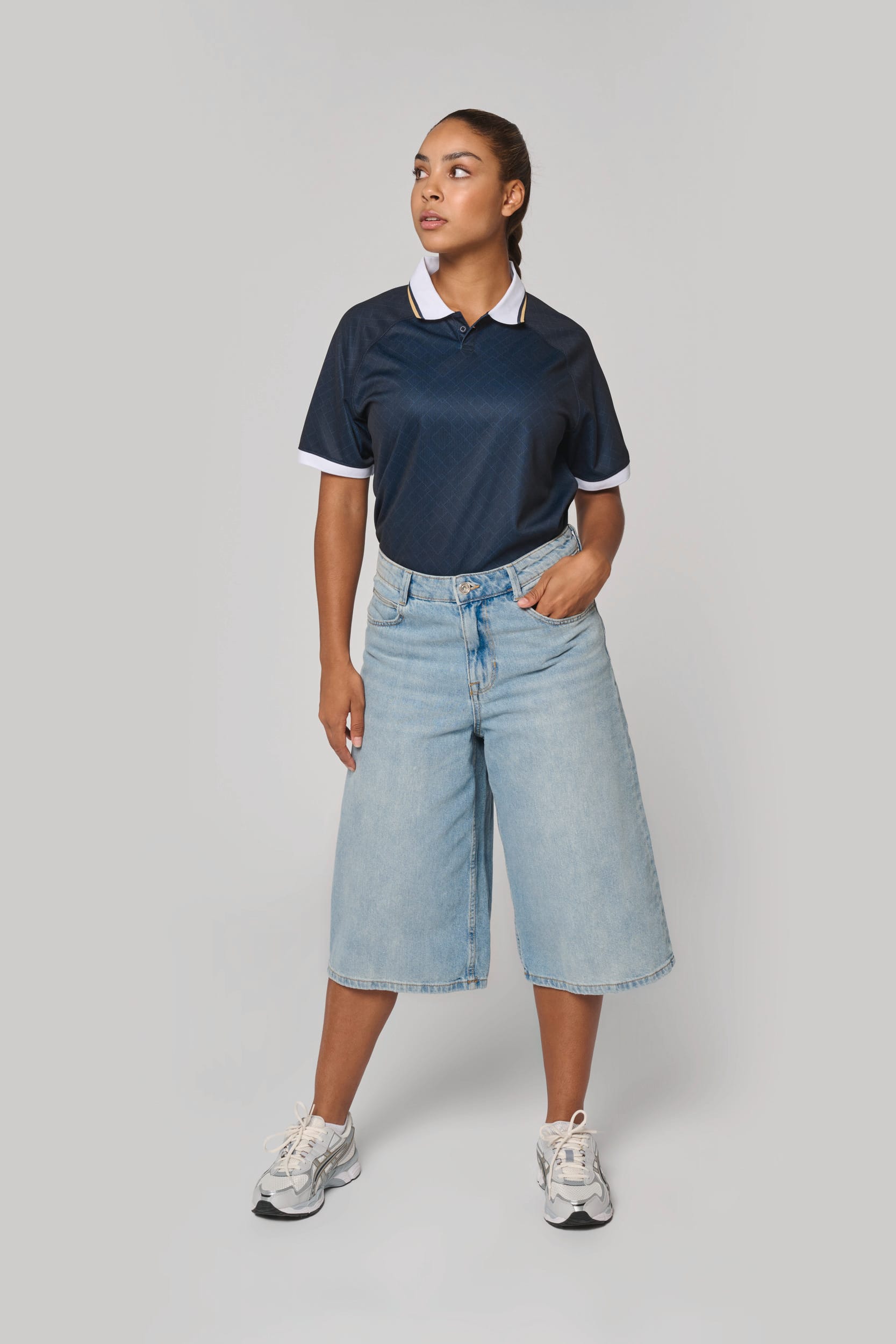 T-shirt lifestyle com colarinho tipo polo unissexo