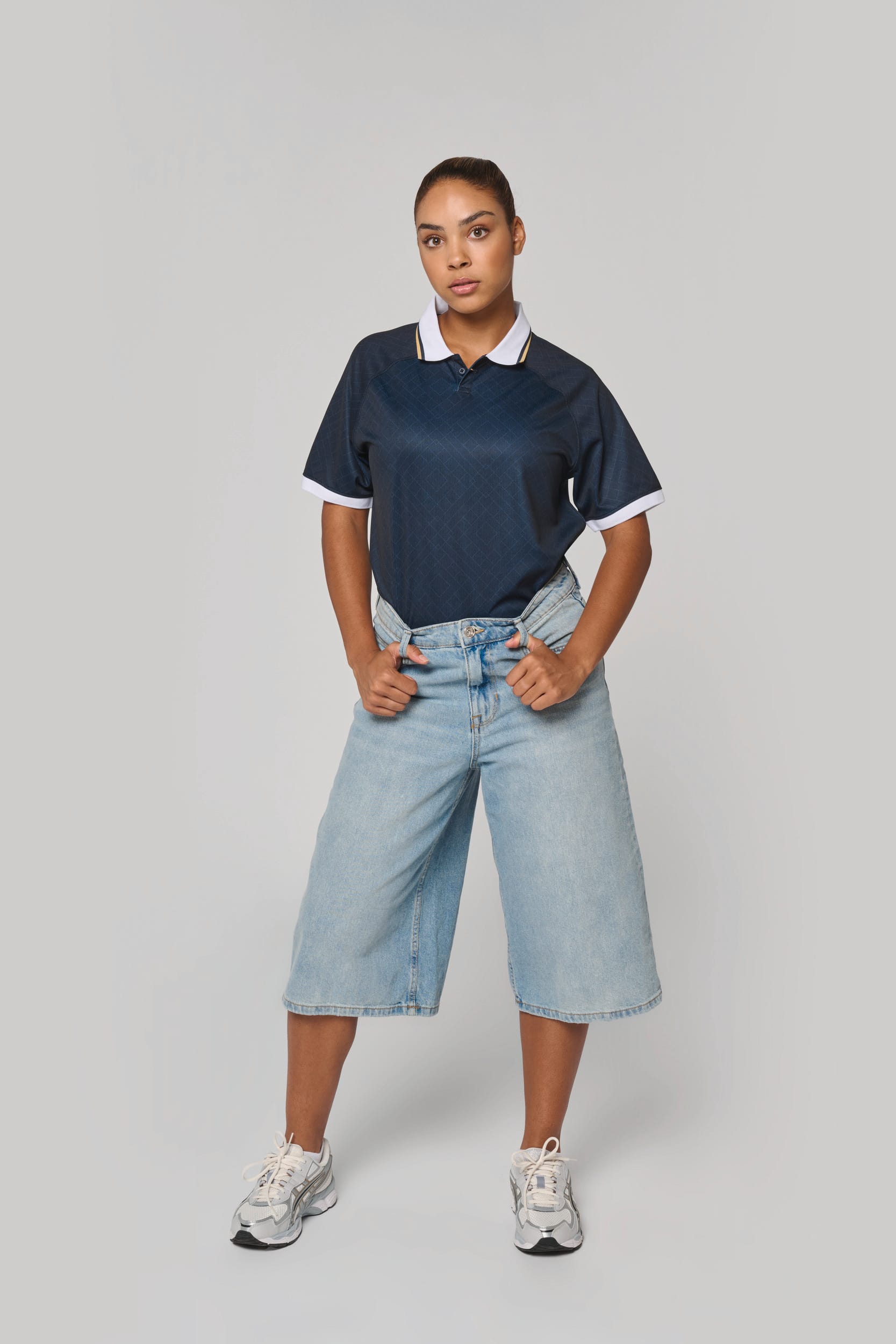 T-shirt lifestyle com colarinho tipo polo unissexo