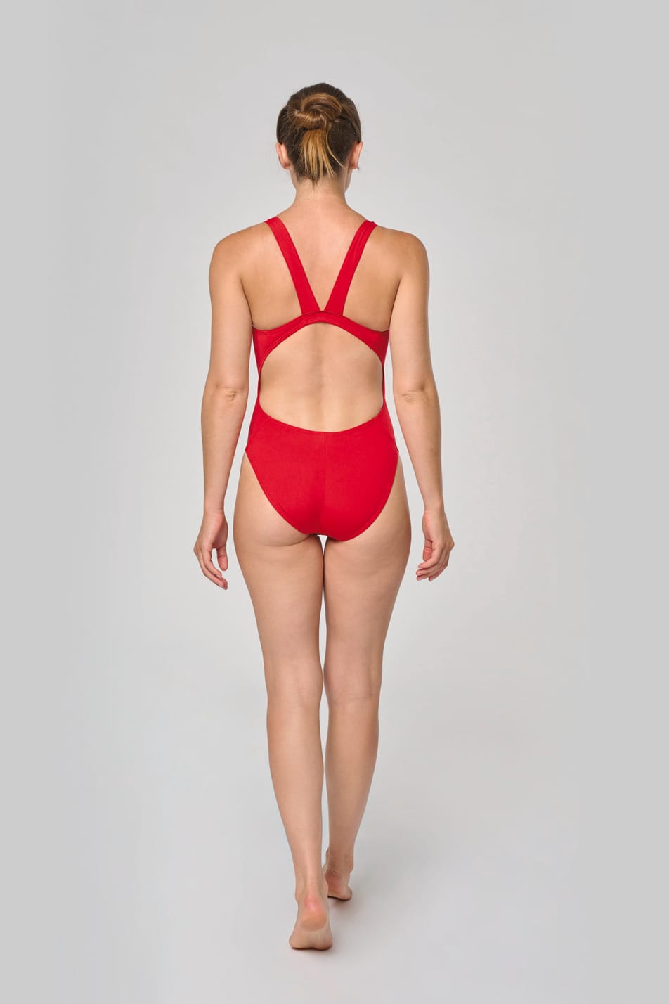 Valentine porte un maillot de bain