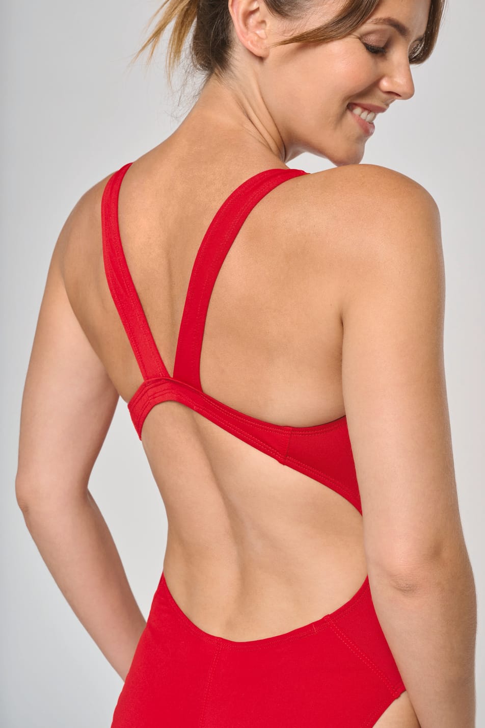 Valentine porte un maillot de bain