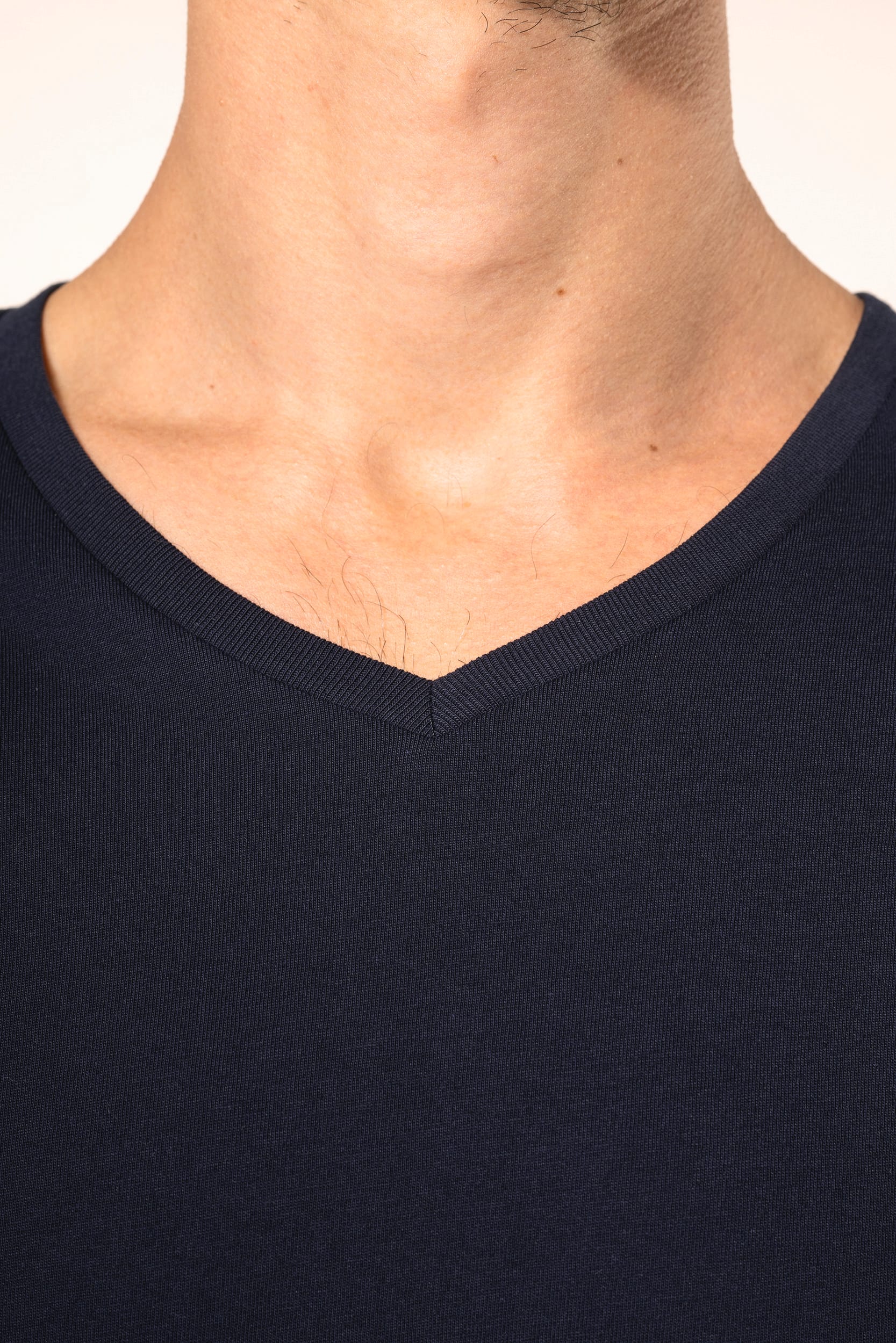 T-shirt Supima® col V manches longues homme - Image 4