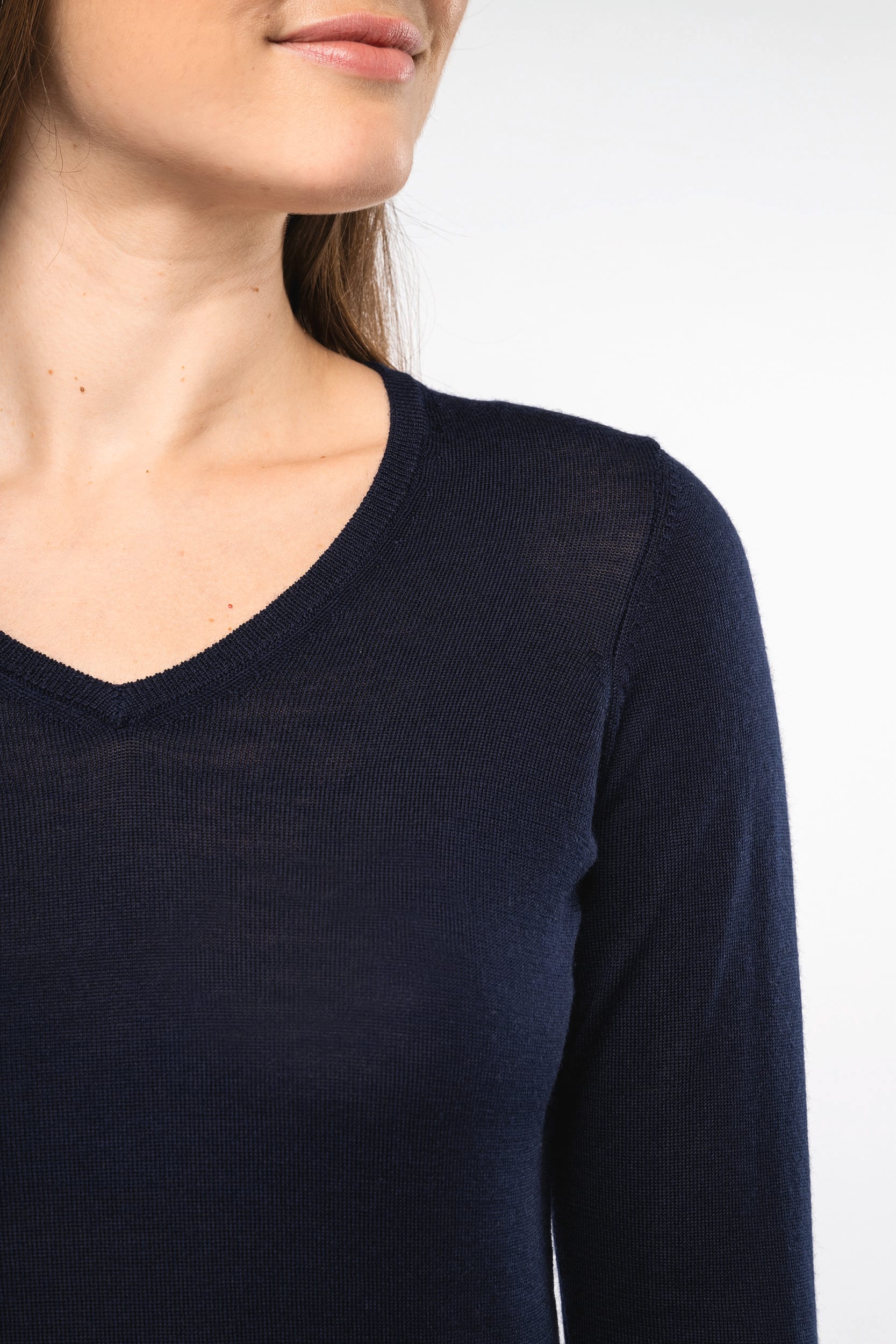 Jersey lana merina cuello de pico mujer