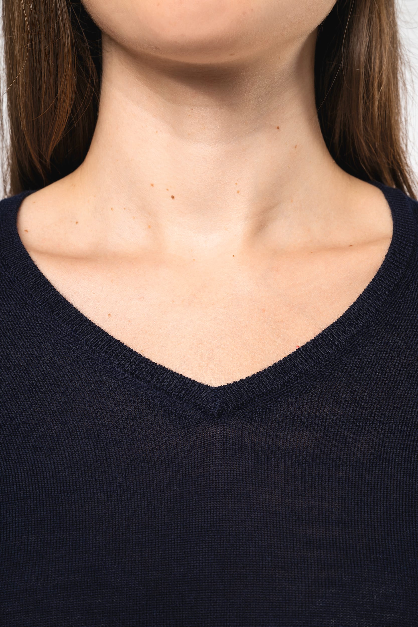 Jersey lana merina cuello de pico mujer