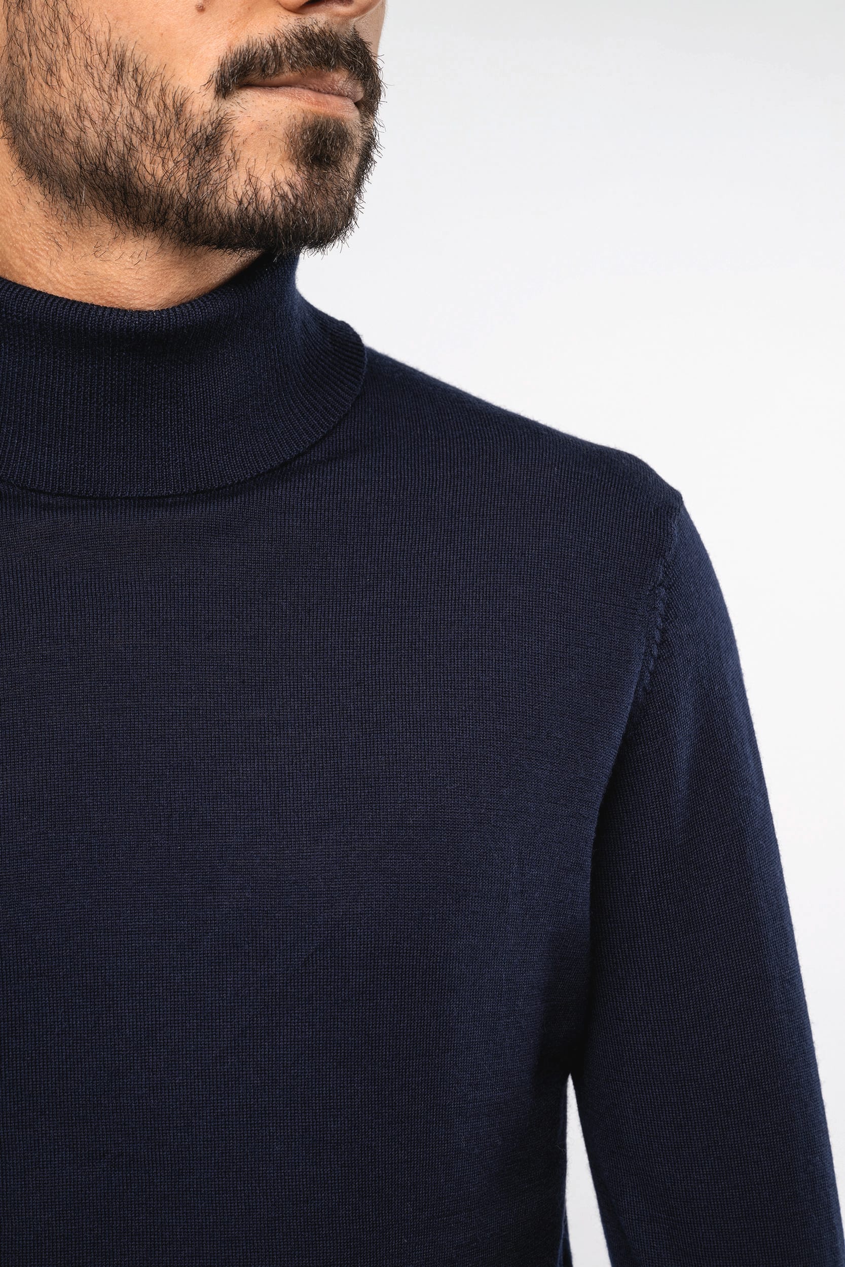 Jersey lana merina cuello vuelto hombre