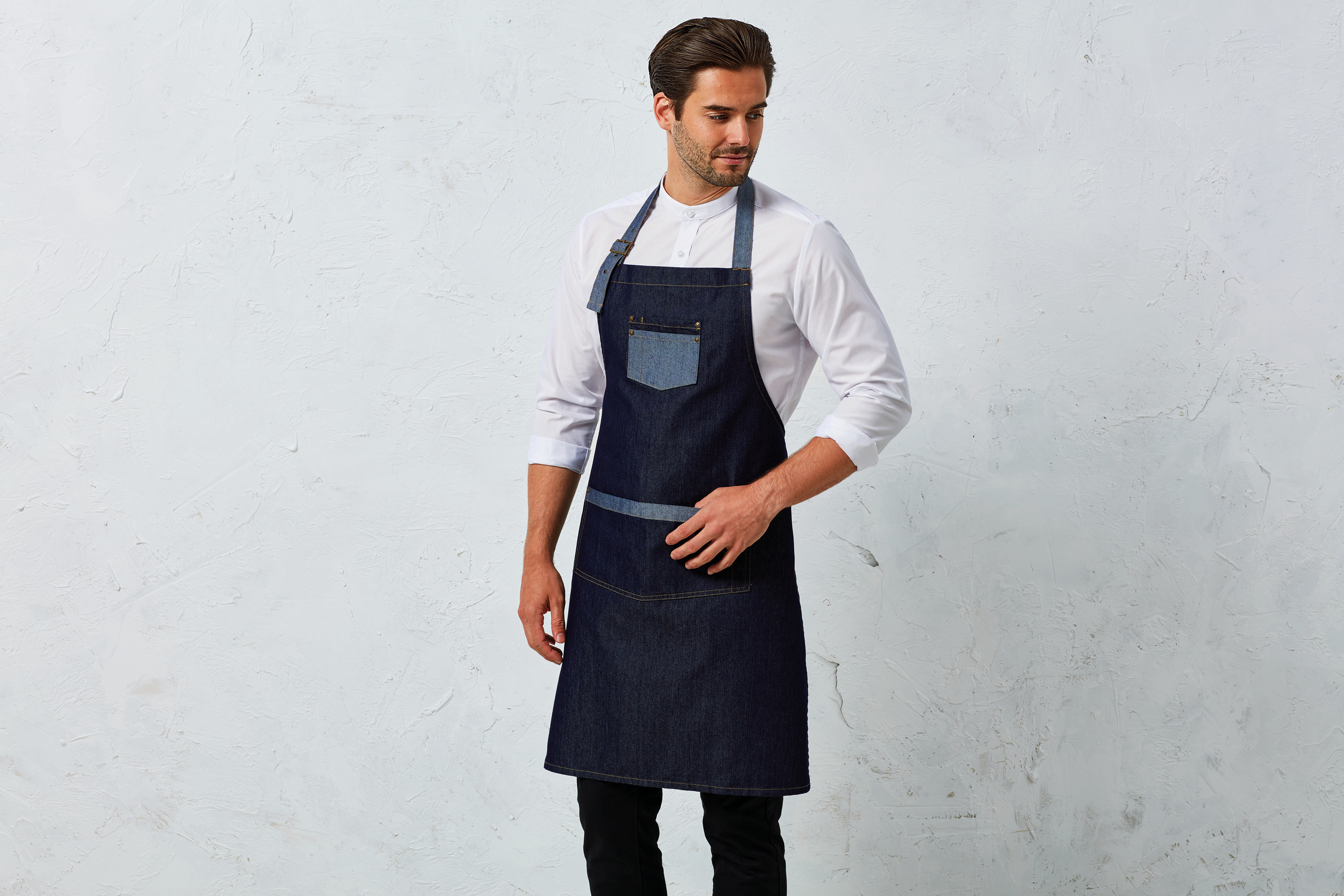 Domain - Contrast denim halterschort
