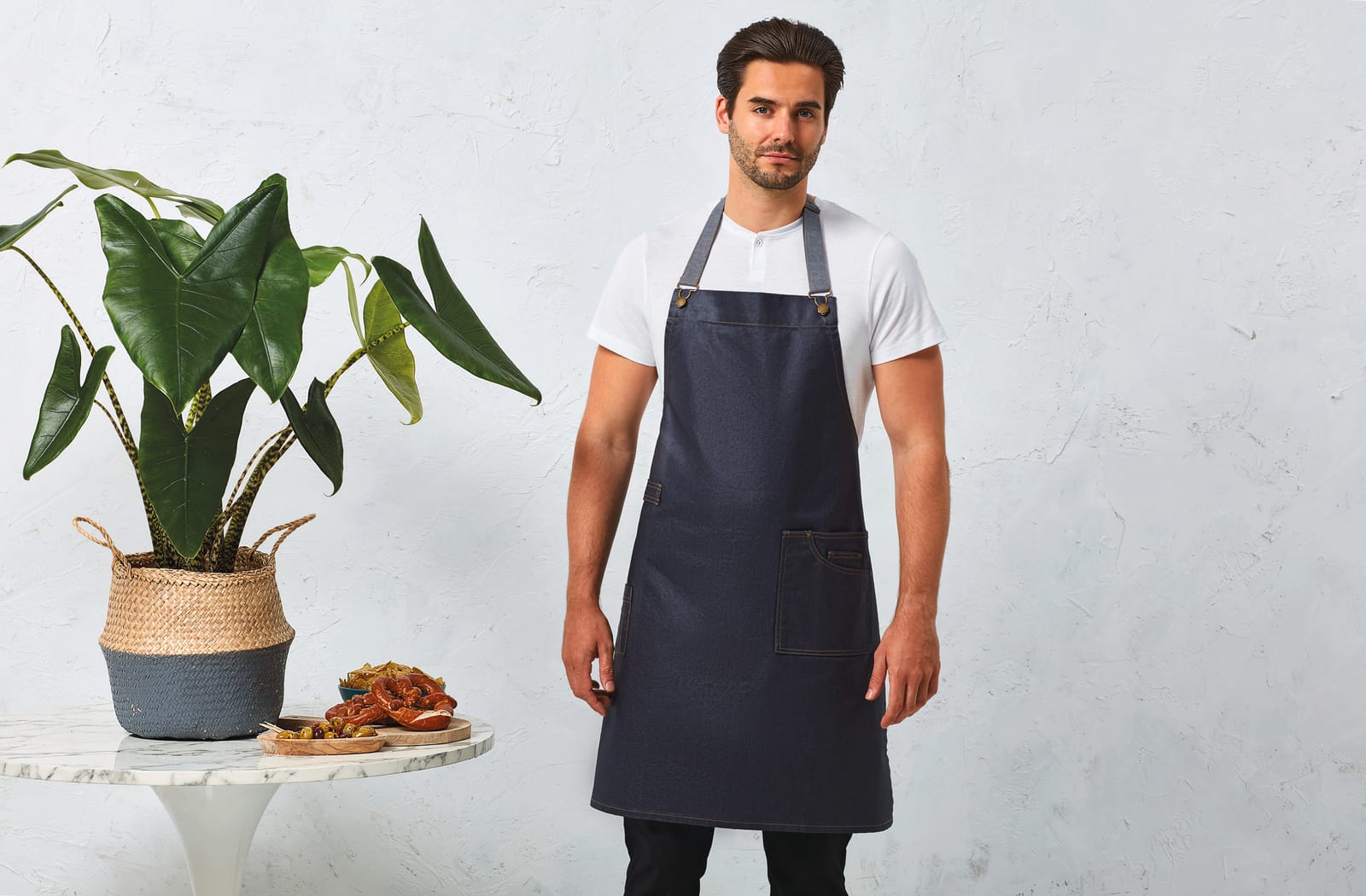 District - Waxed look denim halterschort