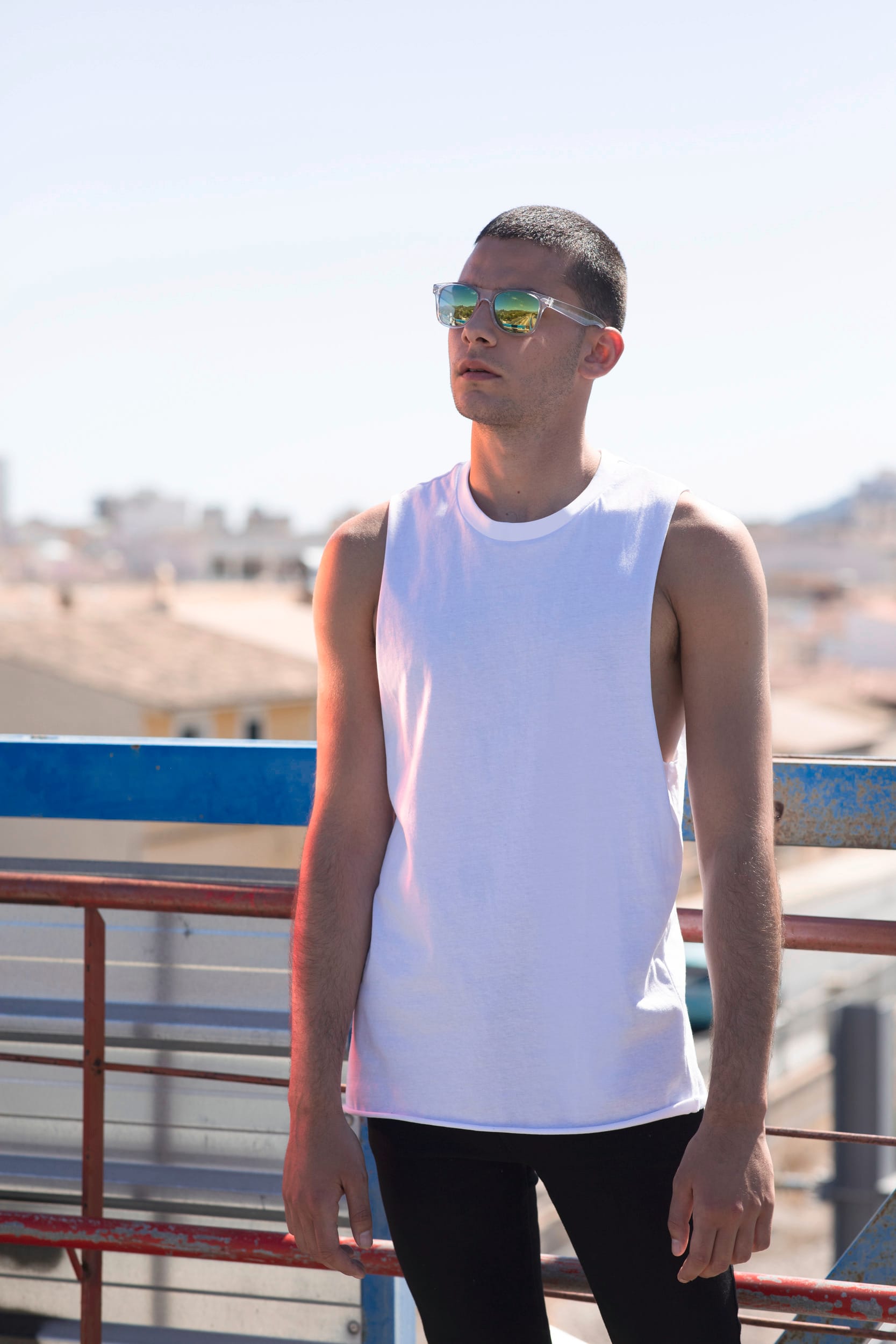 T-shirt de cavas evasé para homem