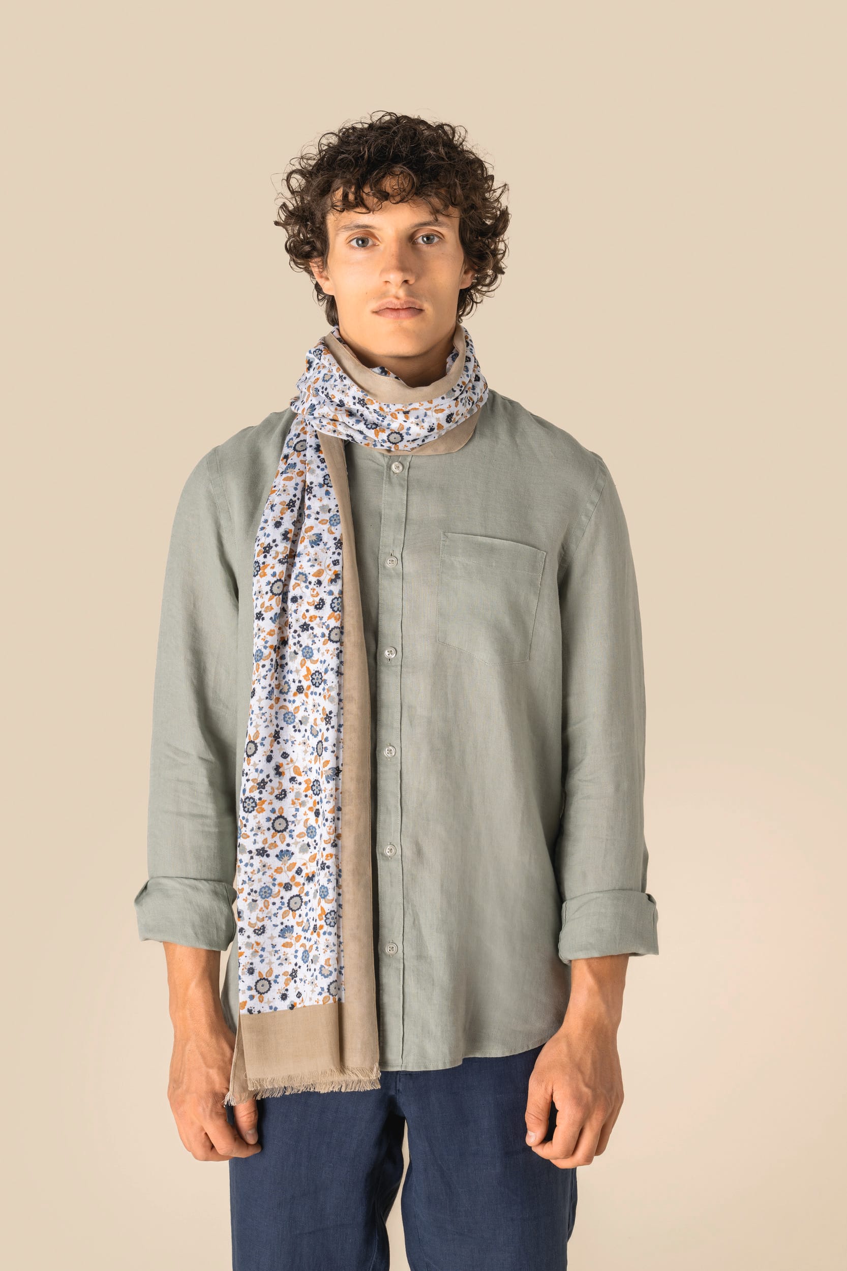 Echarpe com padrão floral unissexo