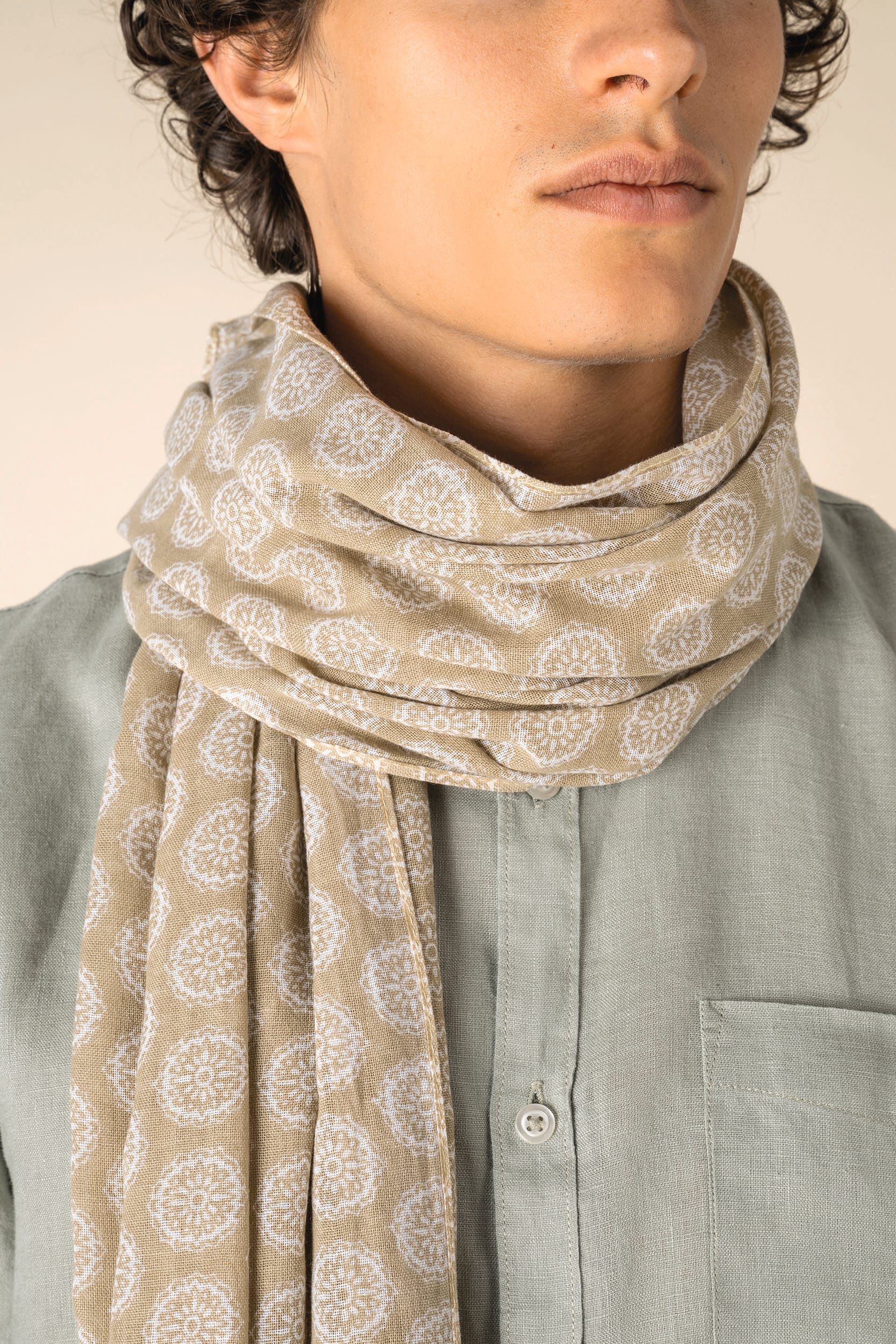 Echarpe com padrão unissexo