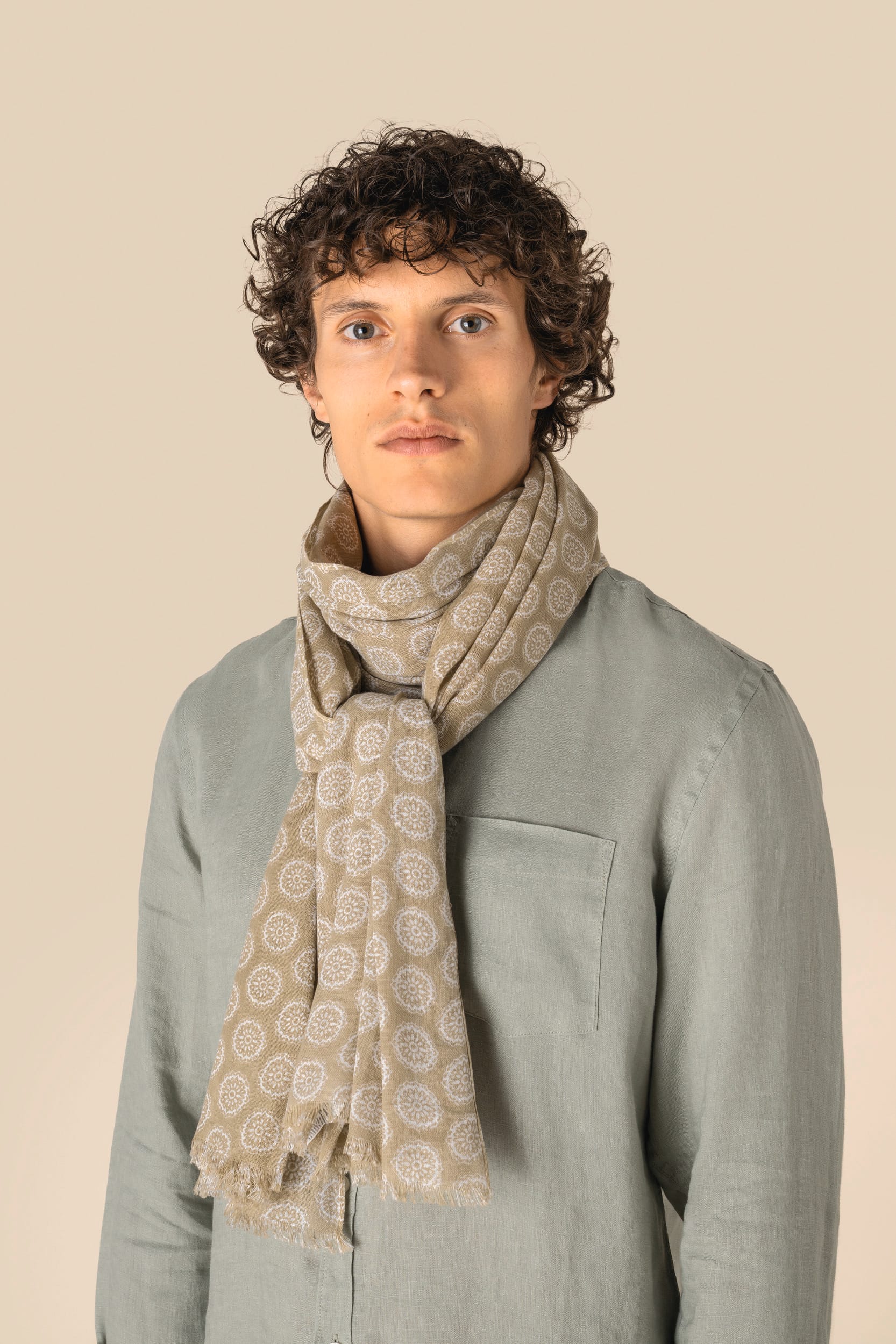 Echarpe com padrão unissexo