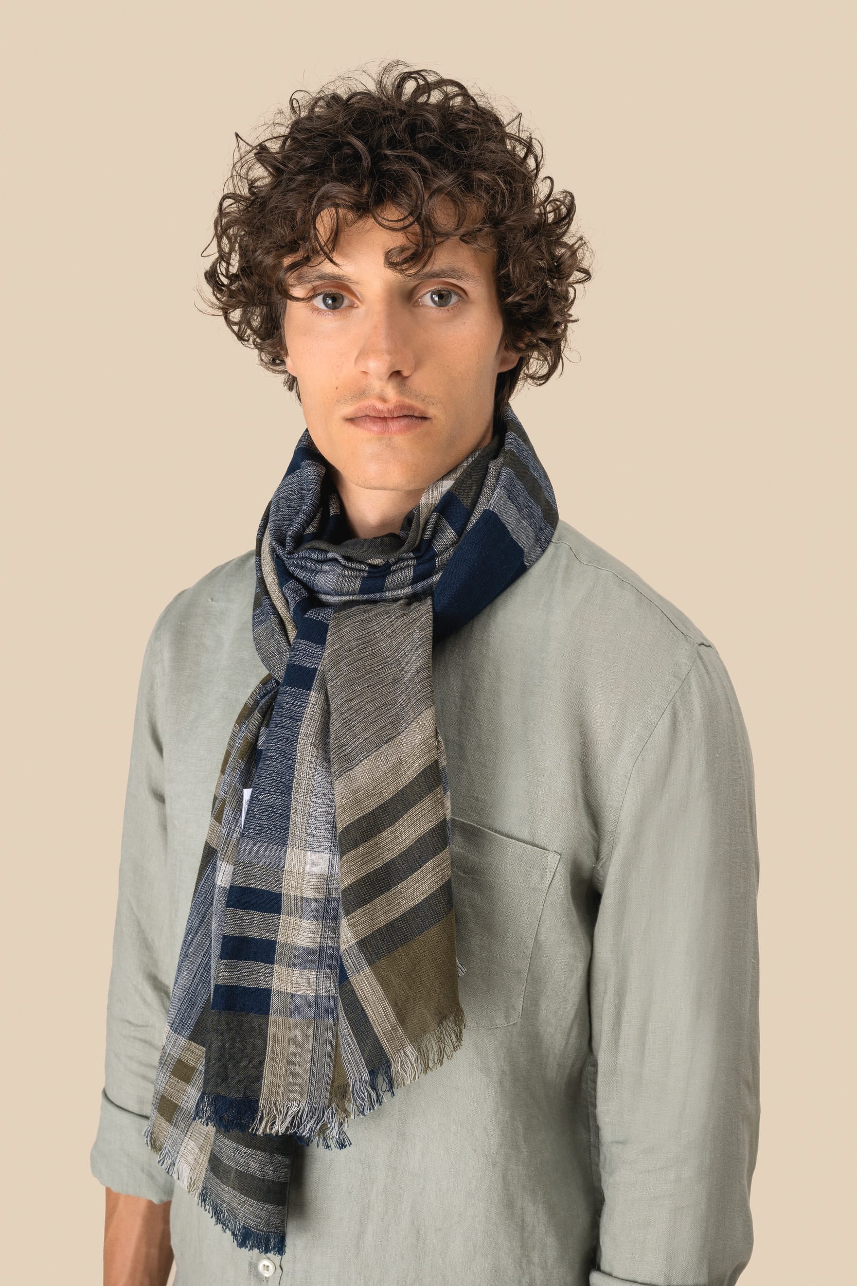 Echarpe às riscas e quadrados unissexo