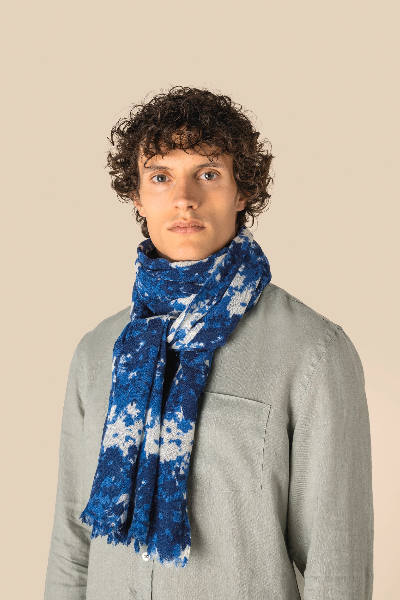 Echarpe com estampado floral unissexo