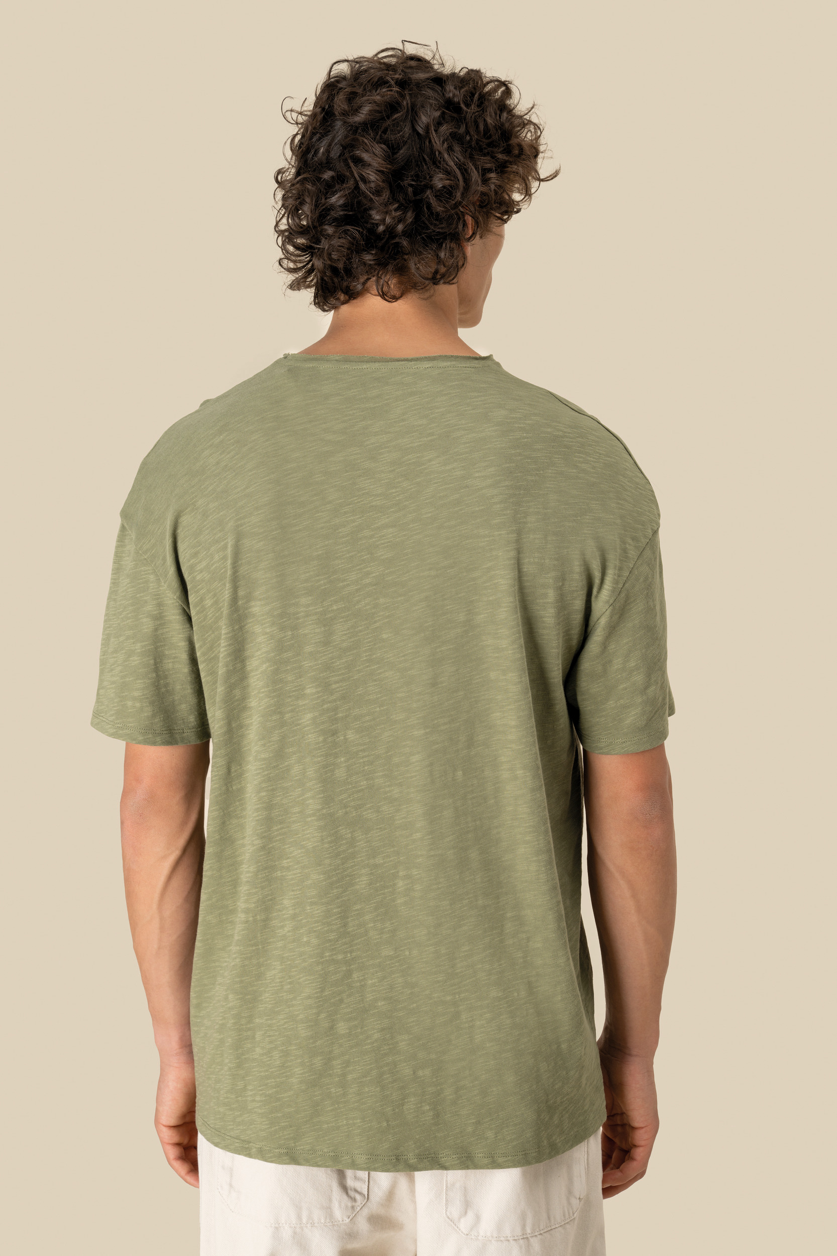 Ecologisch heren-T-shirt met slubhals en afhangende schouders