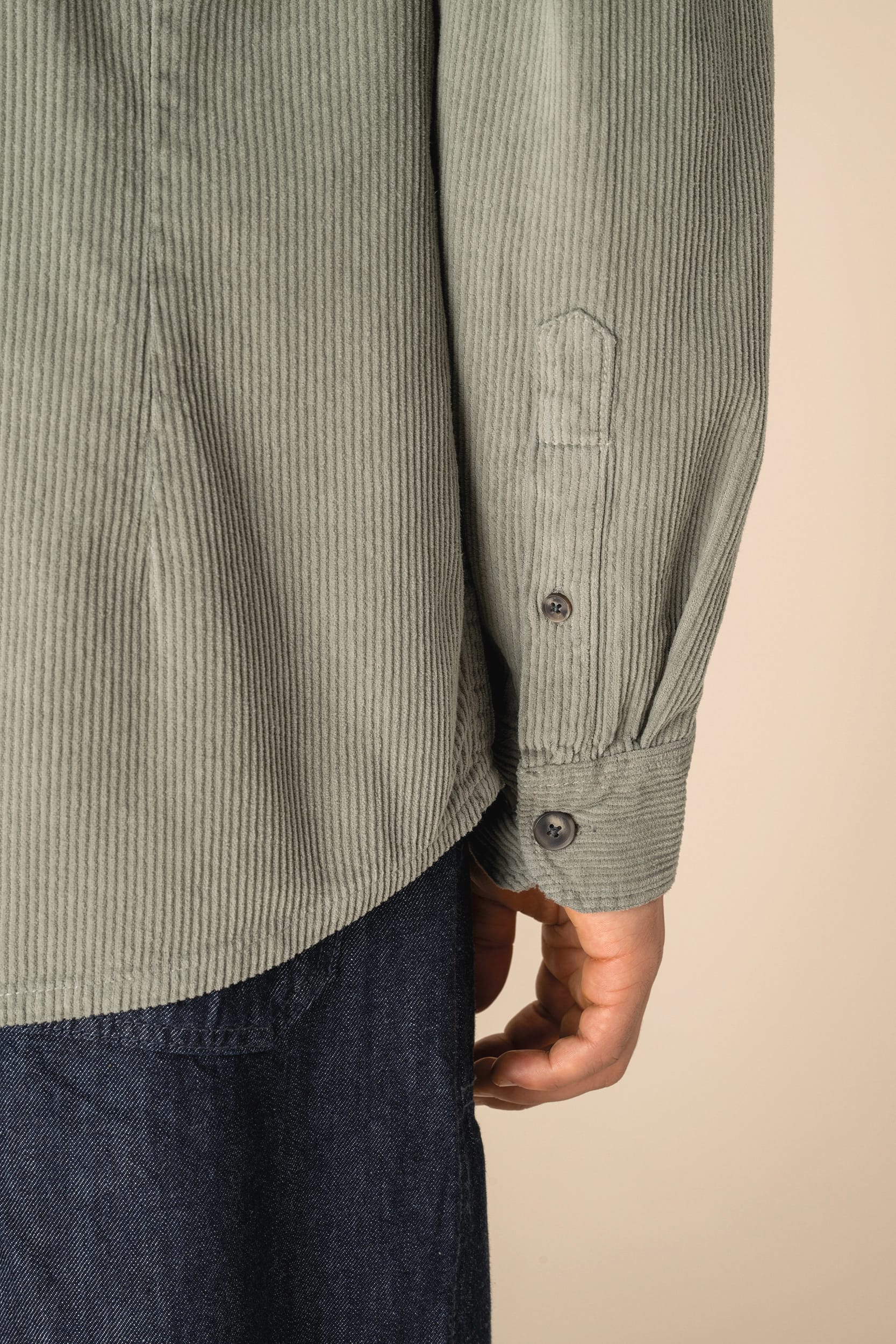 Surchemise écoresponsable délavée en velours côtelé homme - Image 7