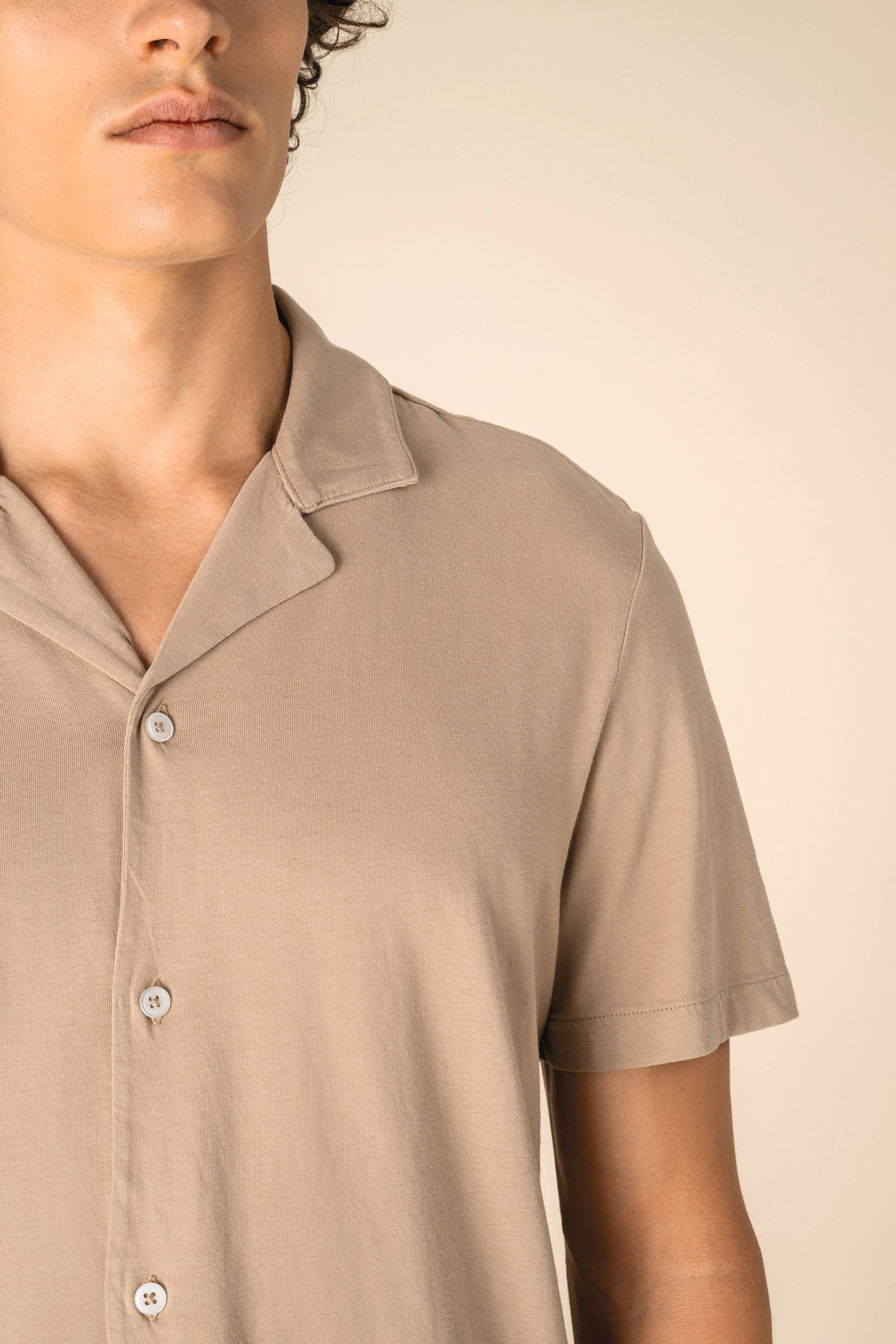 Chemise écoresponsable à col bowling délavée en jersey manches courtes homme - Image 5