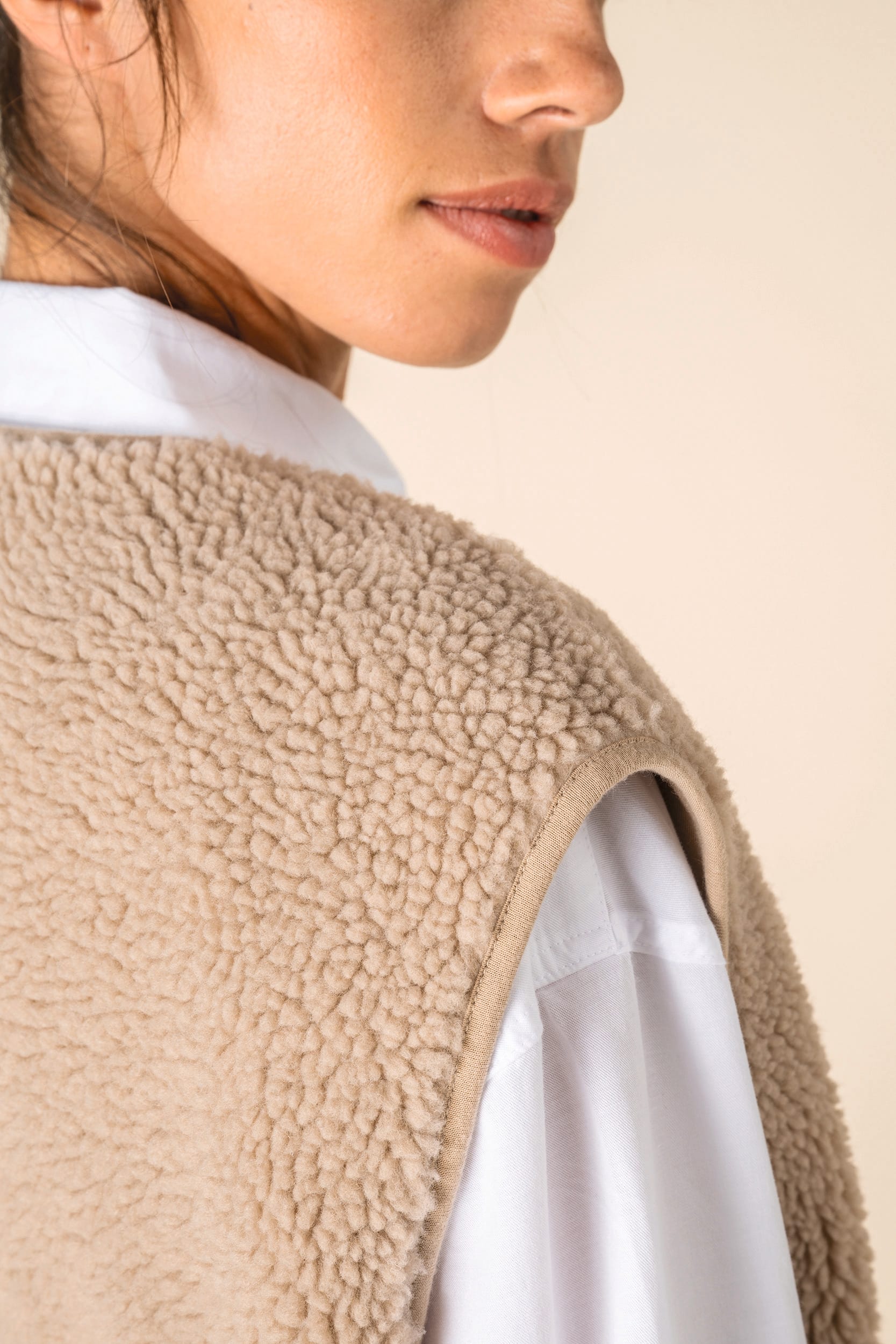 Colete em sherpa de senhora