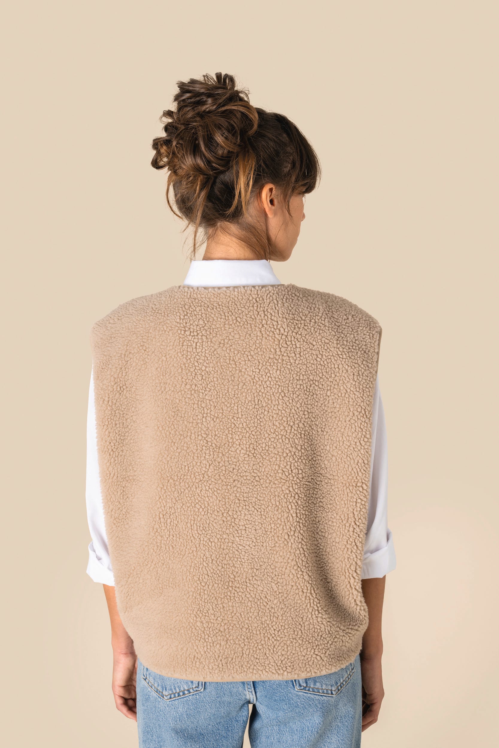 Colete em sherpa de senhora