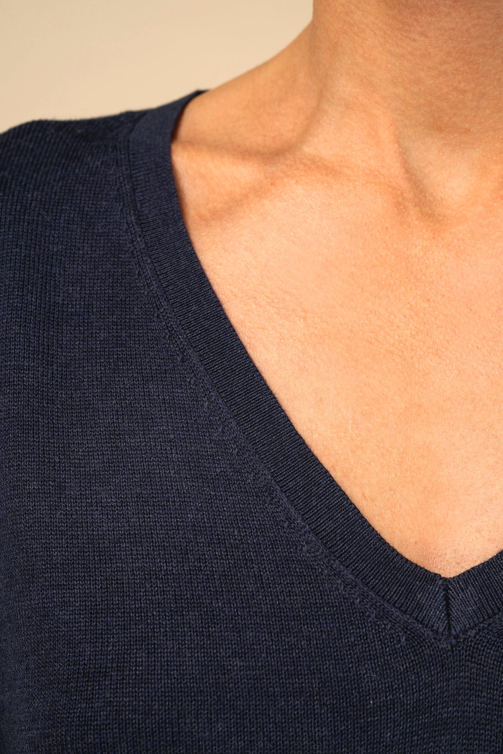 Pull écoresponsable col V en lyocell femme