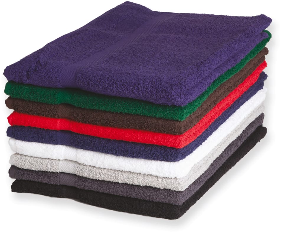 ensemble de draps de bains colorés pliés et empilés