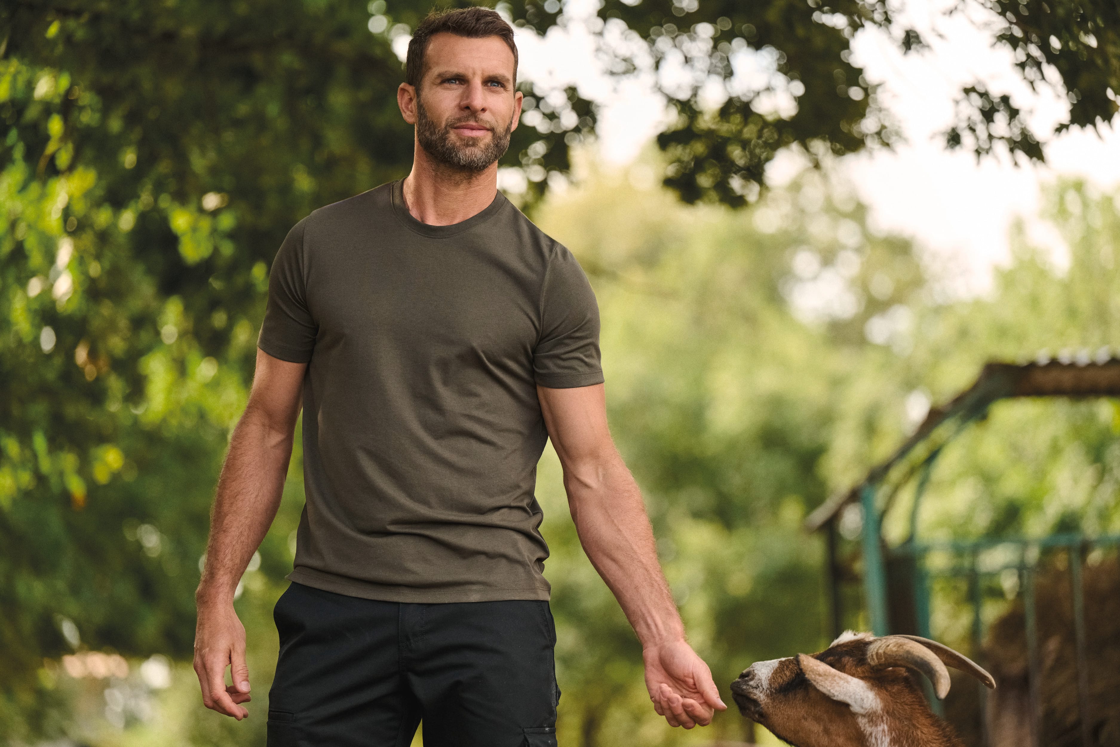 T-shirt com tratamento antibacteriano de homem