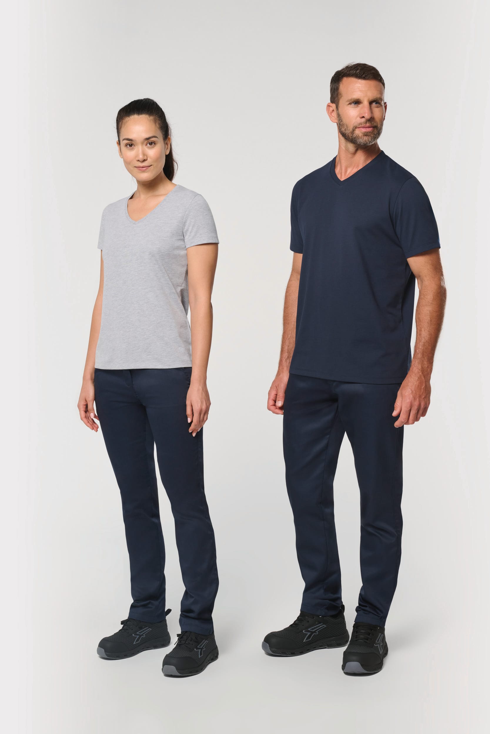 T-shirt écoresponsable col V antibactérien homme - Image 8