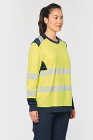 T-shirt manches longues rétroréfléchissant jaune fluo porté par une femme