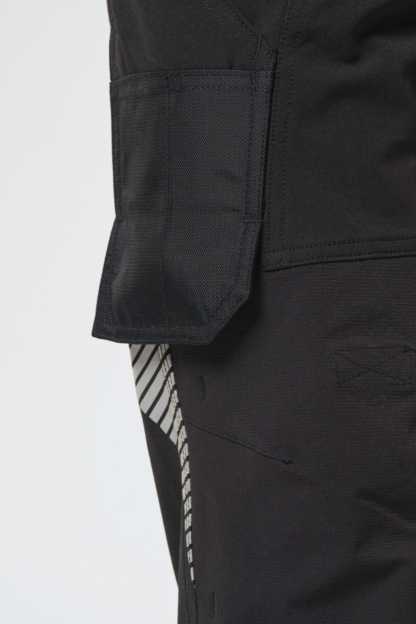 Calças stretch recicladas multibolsos unissexo