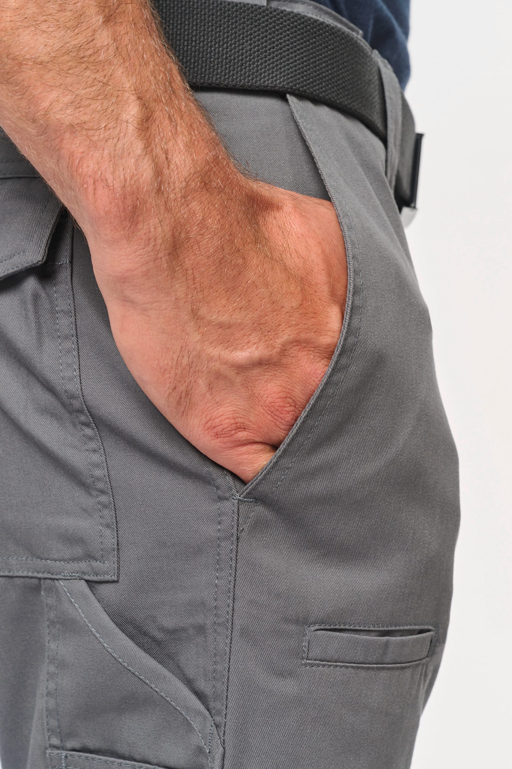 Bermuda de travail multipoches - Image 7