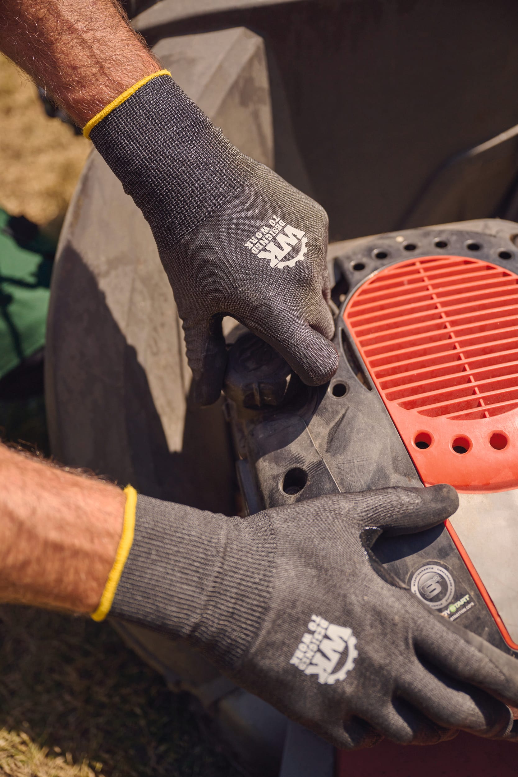 GUANTES TÁCTILES DE PROTECCIÓN CONTRA CORTES