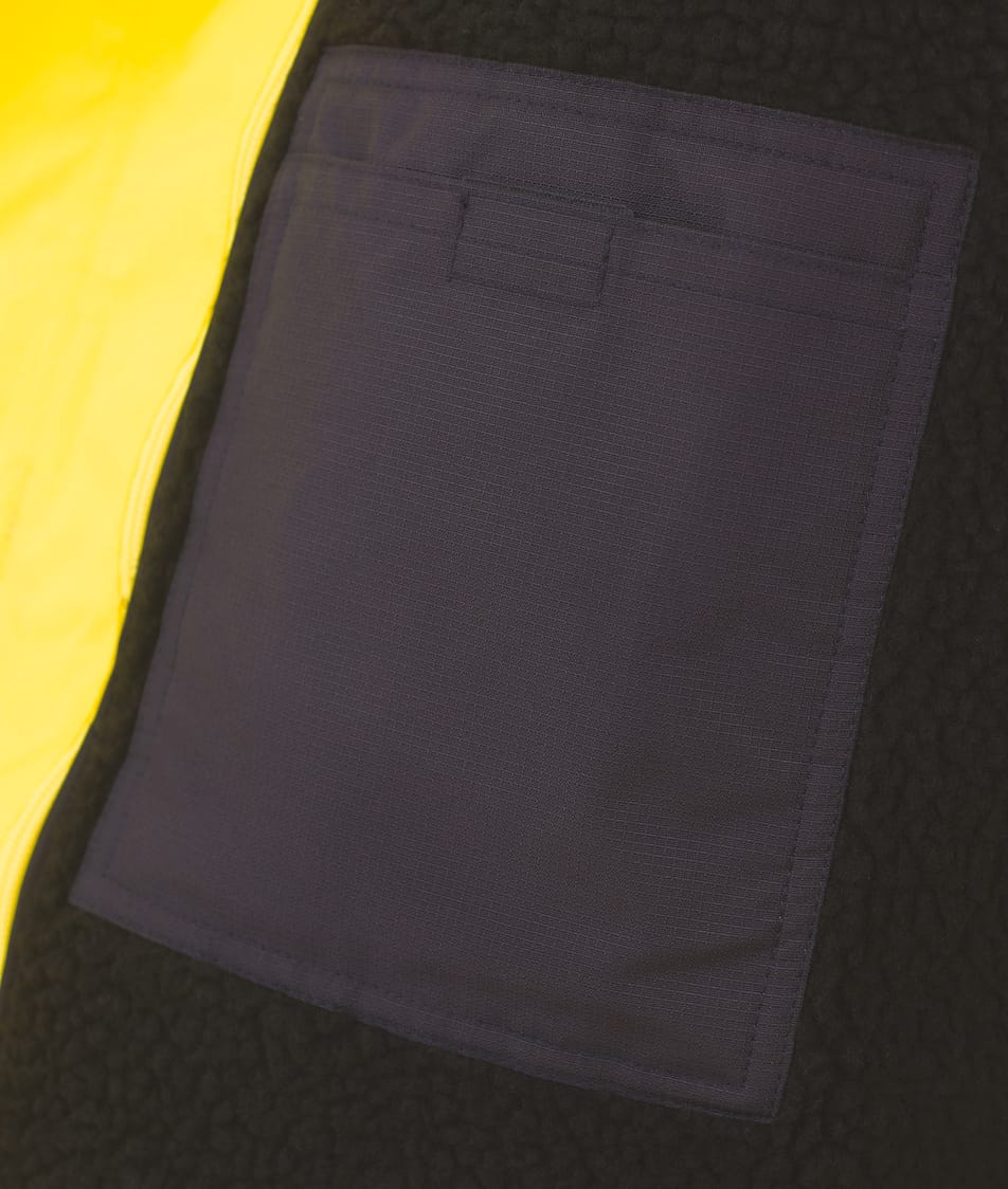 détail poche intérieure sur veste jaune fluo haute visibilité